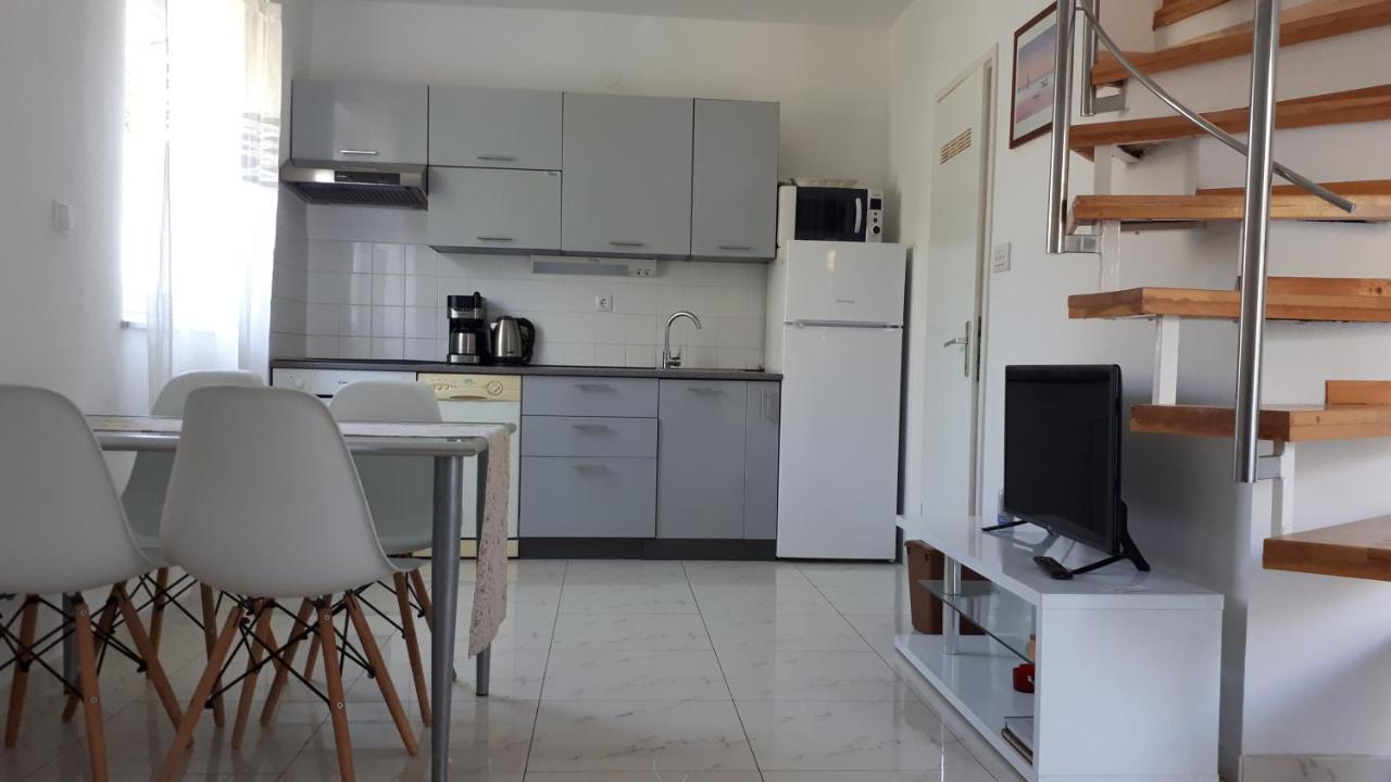 Apartment Pejnovic Malinska Exterior foto